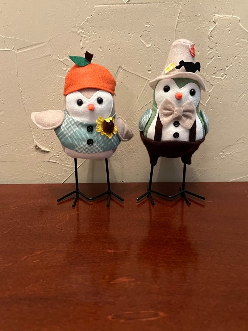 Set of 2 Whimsical Fall Bird Figurines Pumpkin Hat & Pilgrim Autumn Thanksgiving
